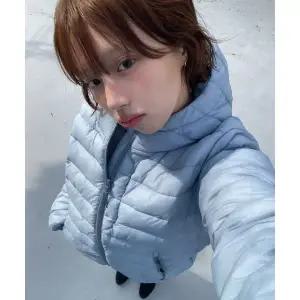 코드그라피 경량 후드 패딩_스카이블루 410287