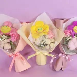 귀여운 스마일 유치원 생일 3color 여자친구 작은 미니 꽃다발 졸업 선물) (어린이집 인형