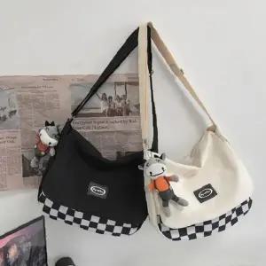 (색상 아이보리)데일리 체크포인트 가벼운핏 크로스 포켓백 1P 학원 여행 보조