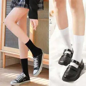 [하프클럽/셀러허브_여성트랜드패션]여자 긴목 양말 크루 중 고등 학생 교