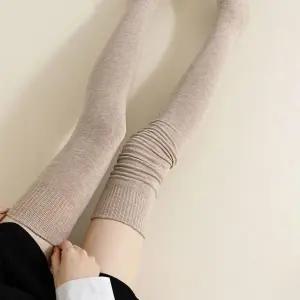 [하프클럽/셀러허브_여성트랜드패션]허벅지 따뜻한 롱삭스 기다란 무지