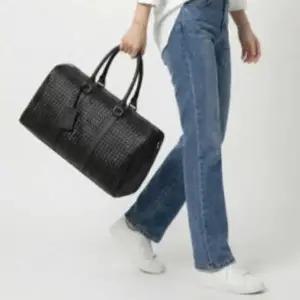 [하프클럽/]남녀 공용 위빙 가죽 여행용 수납력 보스턴백