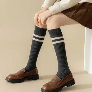 [하프클럽/셀러허브_여성트랜드패션]여성 학생 니삭스 양말 반양말 겨울 외