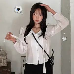 글리비 러블리 봄코디완성 보들보들소재 아리 타이 블라우스