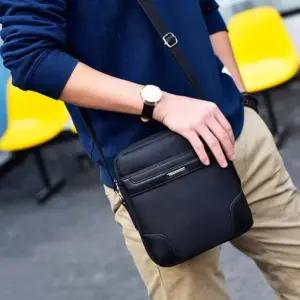 크로스백 오피스룩 스타일 깔끔한 데일리 회사 남자