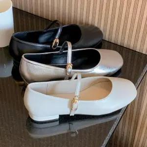 [신상오픈런]은색 봄하객 키큰녀 유광 로우힐로퍼 메리제인 단화 (29988225)