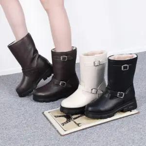 [신상오픈런]털부츠 둥근코 통굽 어글리 페이크레더 여성 버클워커 (28753952)