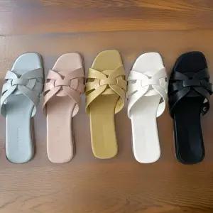 [신상오픈런]여성 파스텔톤 크로스 스트랩 뮬 샌들 (32456432)