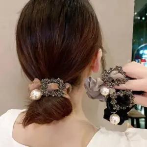 [신상오픈런]펄슈슈 곱창머리끈 미니 스퀘어 공주풍 큐빅 진주 (30488805)