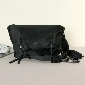 남녀 블랙 크로스백 숄더백 지퍼포켓 사선형 메신저백