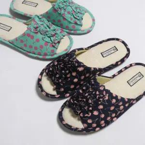 [제이프로젝]쥬디스 여성 거실화 땡땡이 여름 슬리퍼 실내화 실내슬리퍼 실내거실화 거실슬리퍼