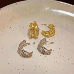 [신상오픈런]얇은줄 레이어드 금색 은색 심플 링귀걸이 (29193006)