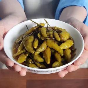 [셀러허브]한식 간장 산 고추 장아찌 350g 하늘 고추 짱아찌 산 고추절임 간장 고추장아찌 (S44592803)