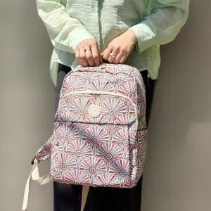 [신상오픈런]여성 경량 꽃패턴 캐주얼 백팩 유니크 디자인 (37006350)