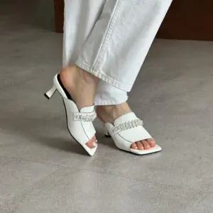 [신상오픈런]여성 장식 오픈토 큐빅 뮬 블링 샌들 (36361425)