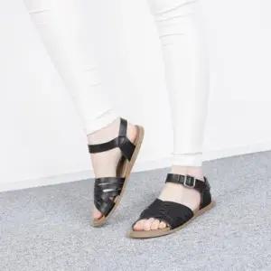 [신상오픈런]여자 글래디에이터 크로스 스트랩 샌들 (36358360)