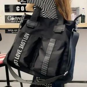 [패션] 직장여성 학생 블랙 큰가방쇼퍼백 코디 여대생 여성데일리백 여성가방
