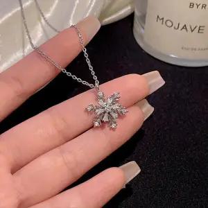 [신상오픈런]눈꽃모양 얇은줄 여성스러운 블링 큐빅목걸이 (29193008)