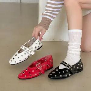 [신상오픈런]여성 메리제인 버클 플랫화 러블리 징 장식 메탈 슈즈 (35830049)