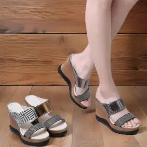 [신상오픈런]여성 큐빅 장식 이중 스트랩 통굽 웨지힐 샌들 (32331492)