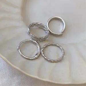 [신상오픈런]여성용 실버 레이어드 핏 조절 반지 세트 4종 (39182168)