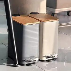 [하프클럽/셀러허브]모던한 디자인 원목 뚜껑 철제 저소음 페달 휴지통