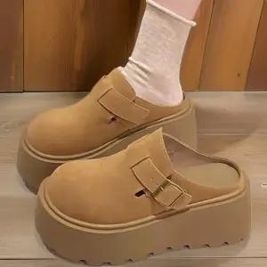 [신상오픈런]여성 키높이 사이드 버클 둥근 발끝 플랫폼 뮬 슬리퍼 (32331581)