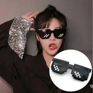 [에이치플러스몰]웃긴 인싸 모자이크 픽셀 안경 선글라스 촬영 소품 여자모자