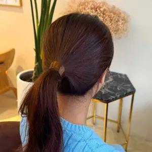 [에이치플러스몰]로우번 포니테일 가발머리끈 밝은갈색 여자모자 머리집게핀