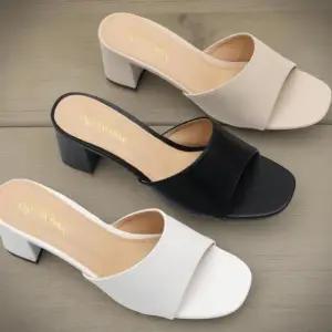 [신상오픈런]여성용 심플 사각 앞코 통굽 로우힐 여름 샌들 (39139931)