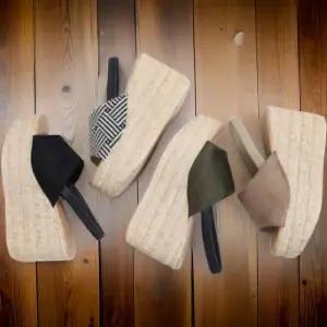 [신상오픈런]여성 여름 스웨이드 9cm 통굽 플랫폼 키높이 샌들 (32331271)