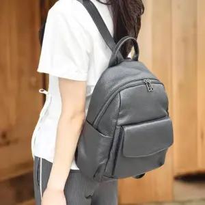 [신상오픈런]여성용 블랙 지퍼 백팩 - 데일리 탄탄한 가죽 노버튼 디자인 (38284413)