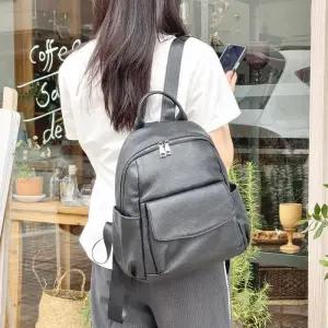 [신상오픈런]여성용 일상 탄탄 가죽 지퍼 블랙 백팩 (38293483)