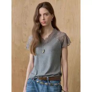 [하프클럽/]래글런 레이스 블록 브이넥 티셔츠