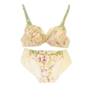 [롯데백화점]보디가드 그린 소폭레이스 플라워패턴 저중심 브라 햄라인 팬티 세트 BGWBA301BGWPA301