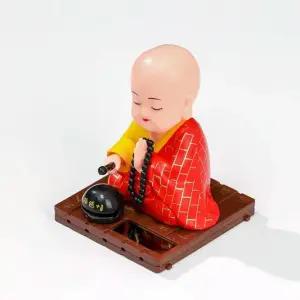 태양열 목탁치는 스님 부처님오신날 동자승 노호혼 목탁치는스님 노호혼