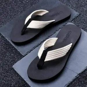 남성용 4가지 색상 여름용 경량 남자 슬리퍼 조리 샌들