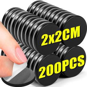 라운드 마그네틱 시트 스티커 DIY 오피스 홈 유연한 고무 원형 자석 도트 냉장고 자기 접착제 백업 직경 20