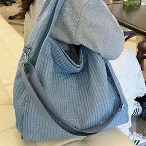 베이지 대학생 숄더 보부상 가방 데일리 크로스 백 빅