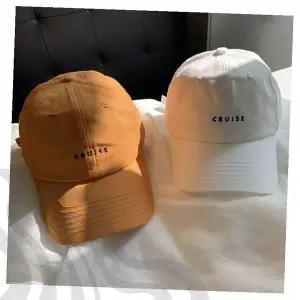 크루즈 자수 볼캡 면 소재 심플 레터링 둘레조절 데일리 남녀공용 패션모자