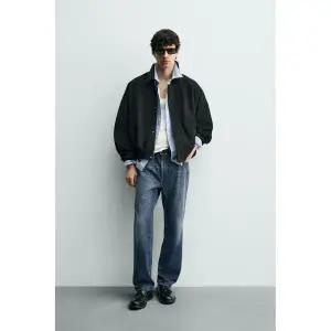 ZARA 릴렉스핏 페이크 스웨이드 재킷 - 블랙