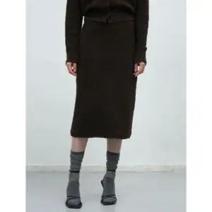 제너럴아이디어 메탈 믹스 부클 미디 스커트 [BROWN] WBE4L54540 383972