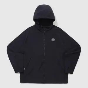 [엄브로]바람막이 TQT UQ221CJK42-BLK 클래식 후드형 바람막이 집업 자켓 / BLACK