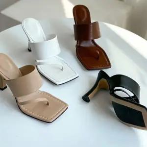 (올핀)사각코 쪼리 레더 슬리퍼 모던 여행 바캉스 베이직