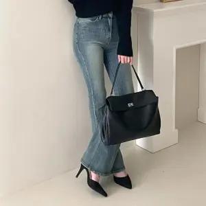 [신상오픈런]여자 가을 스틸레토 가죽 하이힐 심플 키작녀 구두 (42357711)