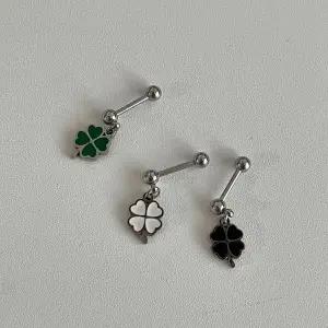 [셀러에이드]자체제작 써지컬 클로버 네잎클로버 포인트 행운 럭키 소품샵