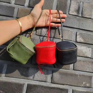 [셀러에이드]네모 파우치 레드 그린 블랙 사각 소가죽 가방 여행 파우치 블랙