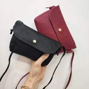 여성 데일리 미니 크로스백 블랙 레드 여행용 작은가방 파우치