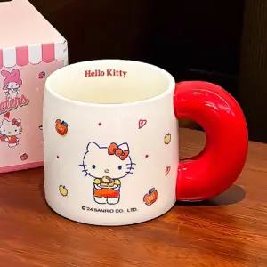 산리오 헬로키티 도넛 손잡이 머그컵 570ml