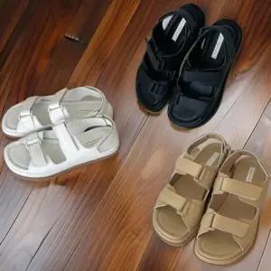 [신상오픈런]여성용 키높이 스트랩 샌들 발편한 캐주얼 디자인 (32331515)